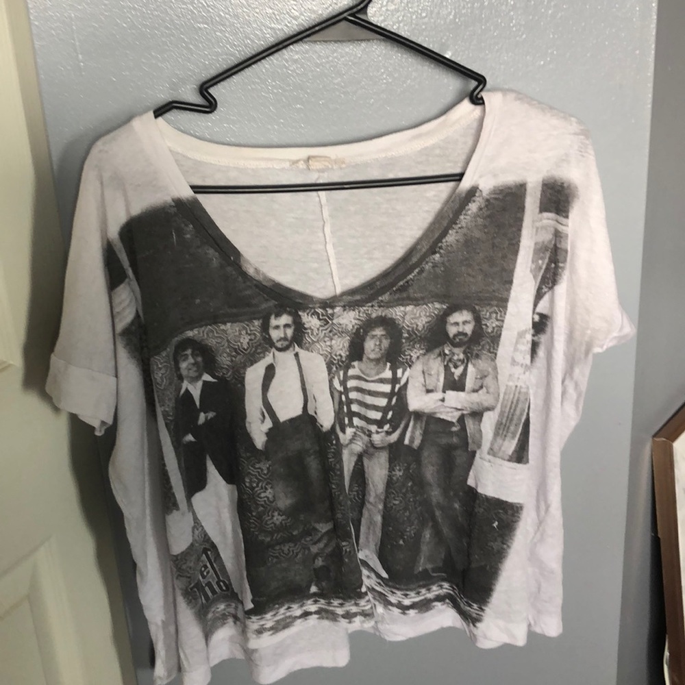 THE WHO FLOWY GRAPHIC VNECK